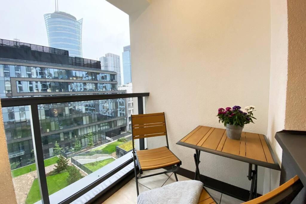 Exclusive 2Br! Apartment Near City Center +Netflix วอร์ซอ ภายนอก รูปภาพ